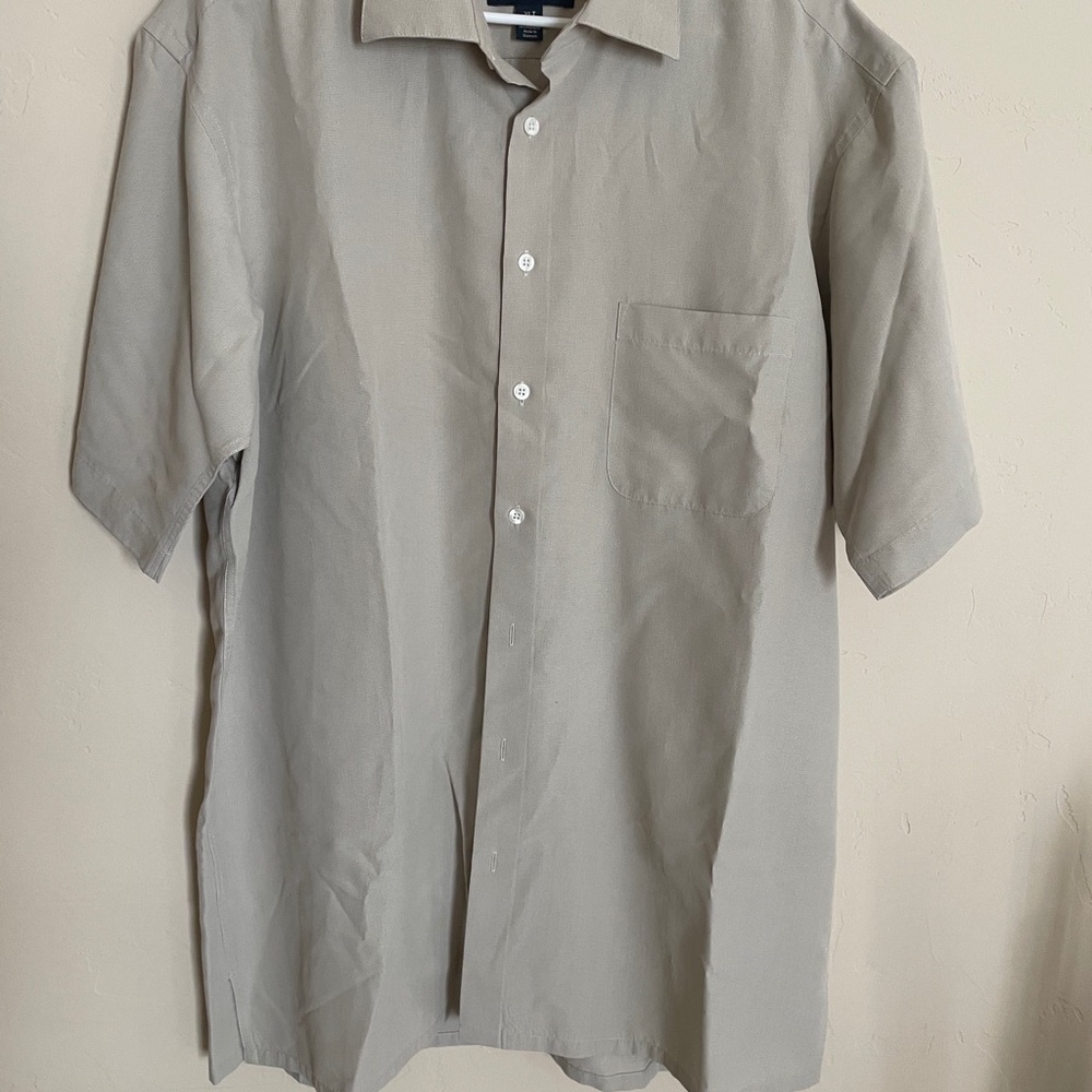Joseph & Feiss Men's Short-Sleeve Button-Down Shirt in Light Taupe